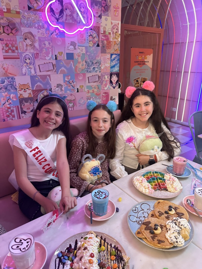Celebración de cumpleaños con amigas en Kawaii Café